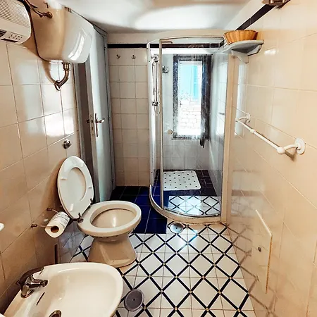 Giacaranda Castellabate