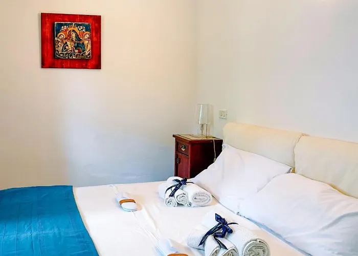 住宿加早餐酒店 Giacaranda 卡斯特拉巴特